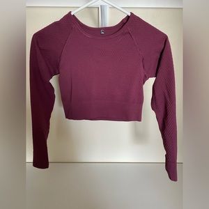 Vitality/Balance cropped work out top with thumb holes
